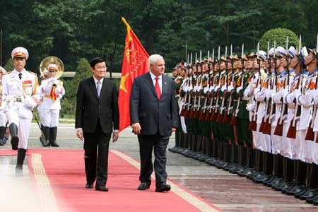 巴拿马总统马蒂内利圆满结束对越南的访问