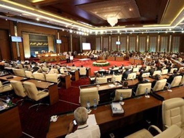利比亚国民议会通过内阁名单后会场外传出枪声