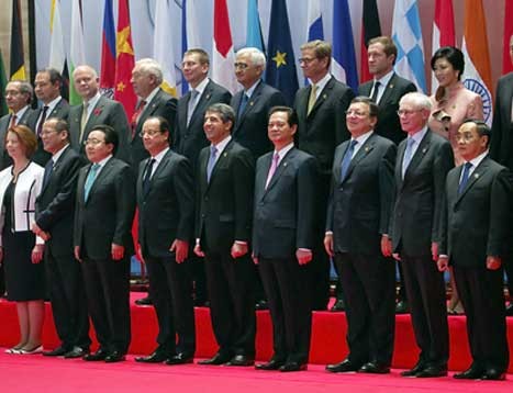 阮晋勇出席第九届亚欧首脑会议的多场重要会议