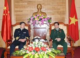 越南人民军总政治局办公厅主任阮春谊会见中国军方代表团