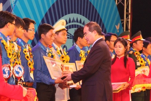 胡志明共青团举办第五次全国创新青年表彰仪式