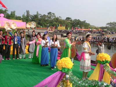 “同唱友谊歌”——2013越中歌曲演唱大赛举行越南北方山区、半山区和沿海地区决赛