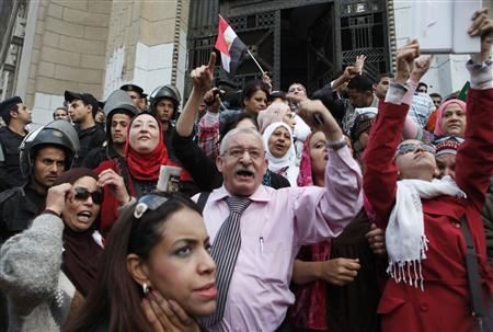 埃及举行新宪法草案全民公投前，仍连续发生示威游行