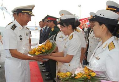 中国海军编队访问胡志明市
