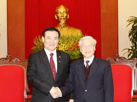 越南党政领导人会见韩国国会议长姜昌熙