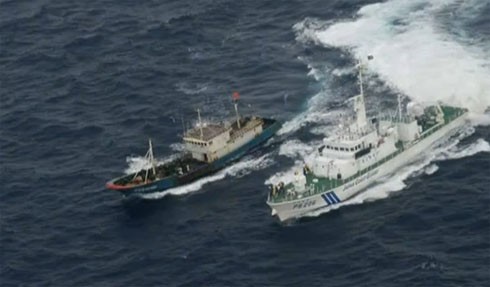 中国一渔船在日本水域被抓扣