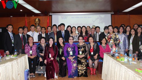 越南祖国阵线和本台举行海外越南人2013年癸巳春节见面会