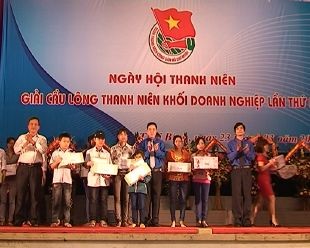 胡志明共青团成立82周年纪念活动在国内外各地举行