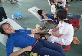 越南岘港市和宣光省举行集会，响应全民献血救人活动