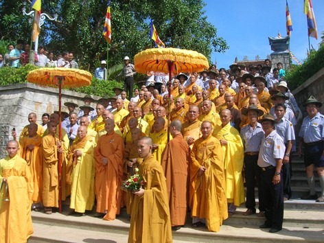越南党和政府高度评价宗教神职人员和教徒的贡献