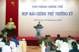 越南政府召开4月份工作例会