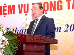 越南政府副总理阮春福会见美国全球防治艾滋病大使古斯比