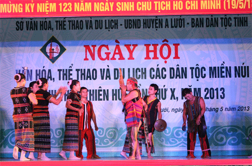2013年承天顺化省山区少数民族文化体育旅游节在阿雷县举行