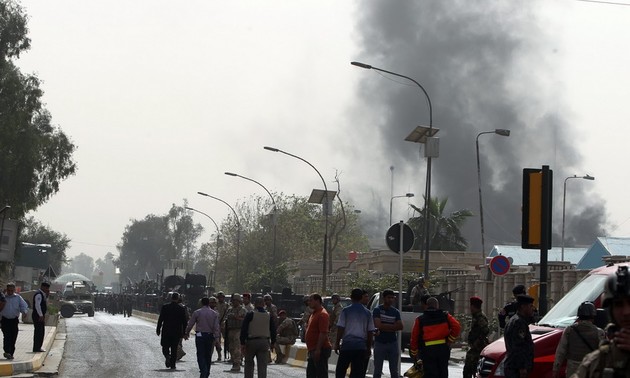 伊拉克发生自杀式连环炸弹袭击80多人伤亡