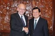 越南国家主席张晋创会见联合国儿童基金会执行主任安东尼.雷克 
