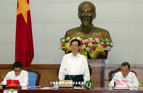 阮晋勇总理同越南退伍军人协会领导人举行工作座谈