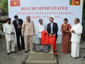 胡志明主席塑像在斯里兰卡动工