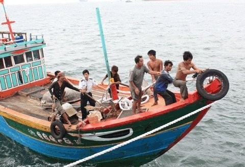 组织游客参加“ 黄沙长沙渔民情义渔网”活动