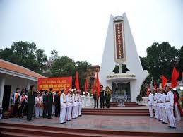 昆嵩省河内籍烈士纪念碑举行落成仪式