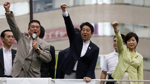 日本执政联盟在参议院选举中赢得多数席位