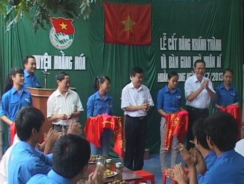 越南各地举行多项活动纪念7.27荣军烈士节 