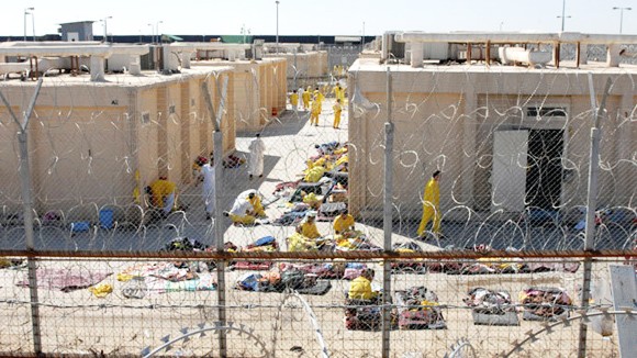 基地组织宣称对伊拉克两所监狱的袭击事件负责