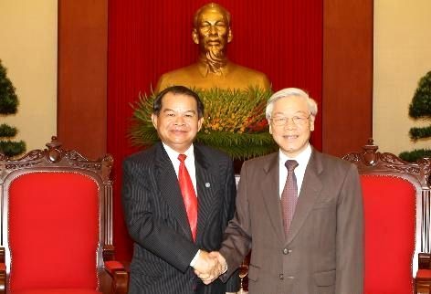 阮富仲会见老挝万象市长