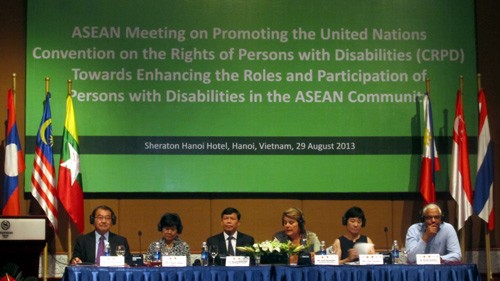 东盟关于促进实施联合国《残疾人权利国际公约》研讨会在河内举行