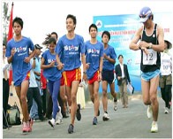  岘港市首次举行国际马拉松赛