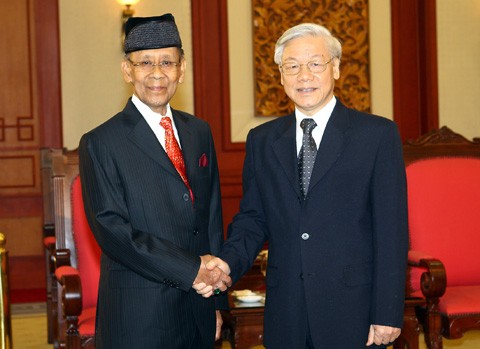 阮富仲会见马来西亚最高元首