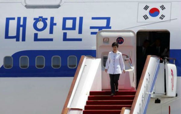韩国总统朴槿惠开始访问越南