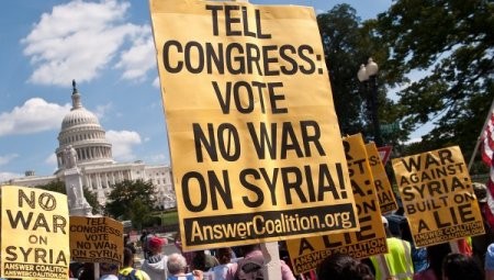 美国民众举行游行示威，反对军事打击叙利亚