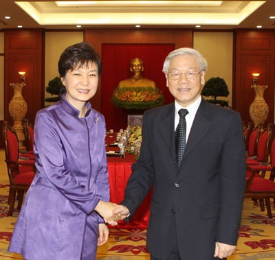韩国总统圆满结束对越南的国事访问