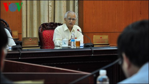 越南国会常务委员会讨论反腐败工作