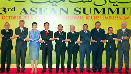 阮晋勇总理结束出席第23届东盟峰会行程