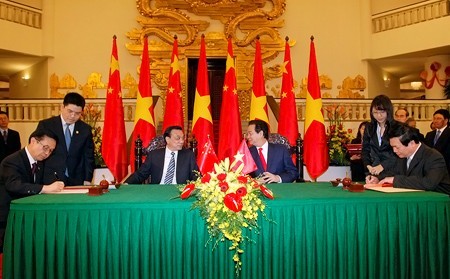中国国务院总理李克强圆满结束访越行程