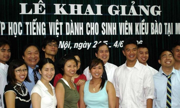 提高海外越南人越南语教学质量