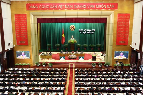 越南国会就2013年反腐败工作情况进行讨论