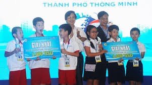  越南13支队参加2013小学生国际机器人大赛