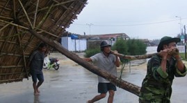 越南中部地区积极应对超强台风“海燕”