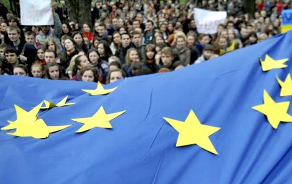 乌克兰爆发抗议活动反对政府暂停与欧盟签署联系国协定准备工作