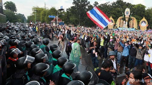 泰国对反政府示威领袖实施逮捕