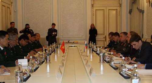 越俄举行首次国防部副部长级对话