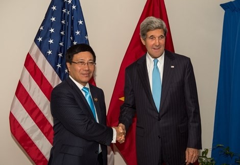 范平明与美国国务卿克里举行会谈