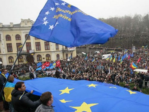 欧盟对乌克兰惩罚与援助并举