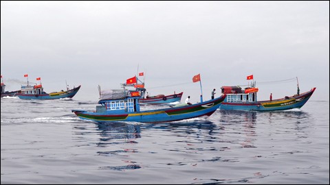广义省渔民同时出海开展远海捕捞