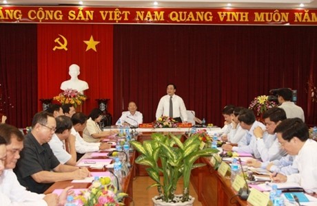 越南政府副总理黄忠海视察西宁省