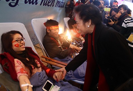 越南纪念无偿献血活动20周年