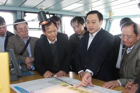 黄忠海副总理对海防市重点建设项目的施工进度进行检查