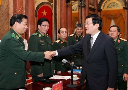 建设全民边防事业与全民边防阵势是越南党和国家的重点任务